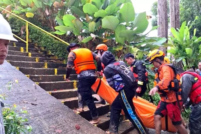 Tim gabungan temukan satu korban tenggelam di Sungai Barito Tim gabungan temukan satu korban tenggelam di Sungai Barito