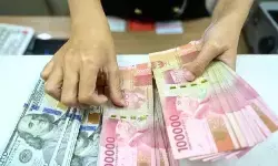 Rupiah melemah seiring Trump ancam Iran jika tak buka Selat Hormuz
