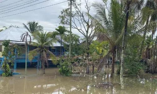 Ratusan rumah di Kota Bengkulu terendam banjir akibat hujan deras Ratusan rumah di Kota Bengkulu terendam banjir akibat hujan deras