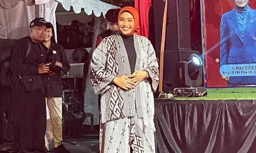 Post modeling School juri fashion show ibu-ibu PKK Salatiga