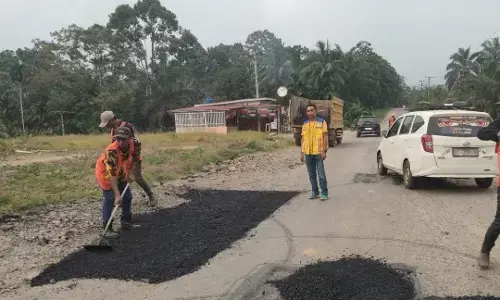 Perbaikan jalan Muara Enim–Sugiwaras Sumsel segera dimulai Perbaikan jalan Muara Enim–Sugiwaras Sumsel segera dimulai