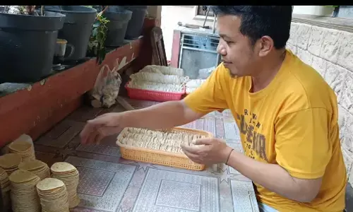 Harga kedelai meroket, perajin tempe perkecil ukuran