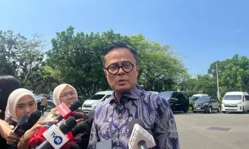 Prabowo panggil Airlangga, Purbaya hingga Dony Oskaria ke Istana