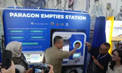 `Smart dropbox` dihadirkan di halte Transjakarta dalam kurangi sampah