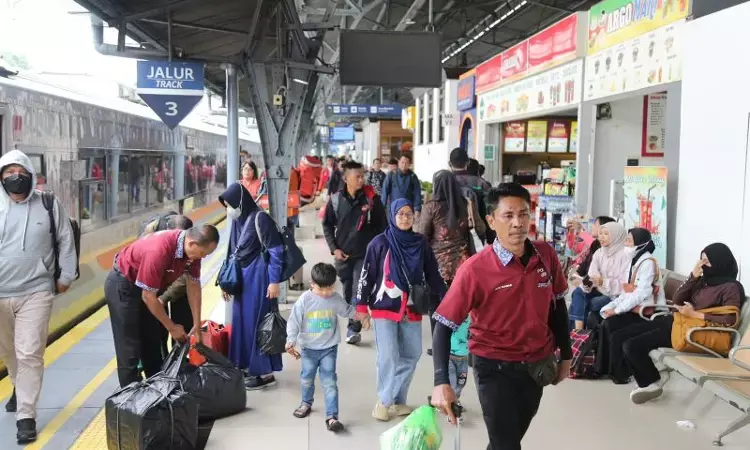 340 ribu orang gunakan kereta api selama libur panjang Paskah