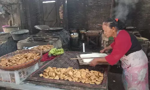 Harga kedelai naik, perajin tahu Salatiga naikkan harga Harga kedelai naik, perajin tahu Salatiga naikkan harga