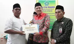 Kemenag Sumut serahkan bantuan masjid terdampak bencana di Tapsel dan Tapteng Kemenag Sumut serahkan bantuan masjid terdampak bencana di Tapsel dan Tapteng