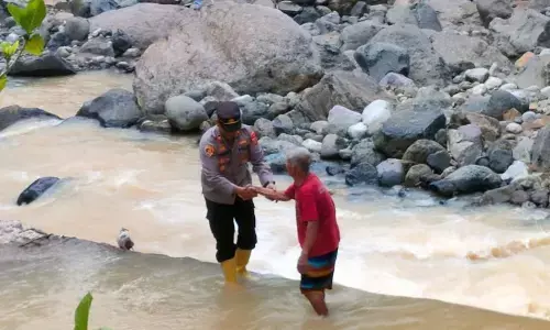 Jembatan Ciwarunga terputus ganggu aktivitas warga di selatan Garut