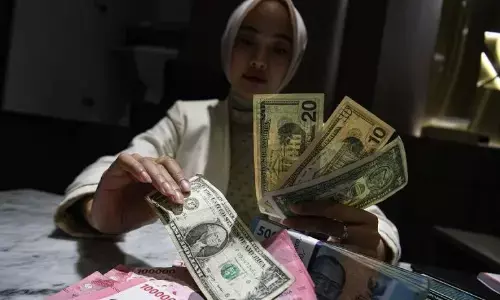 Rupiah pada Jumat pagi menguat jadi Rp17.083 per dolar AS