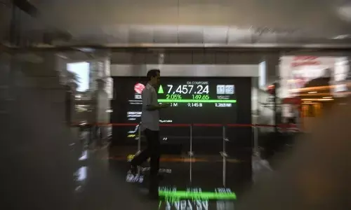 IHSG ditutup menguat, pasar wait and see pertemuan AS-Iran di Pakistan