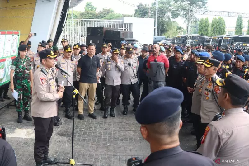 2.730 Personel amankan laga Persija vs Persebaya di GBK 2.730 Personel amankan laga Persija vs Persebaya di GBK