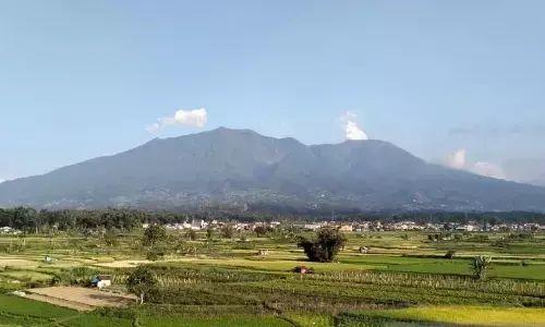 Aktivitas gempa Gunung Marapi didominasi hembusan-tremor non harmonik Aktivitas gempa Gunung Marapi didominasi hembusan-tremor non harmonik
