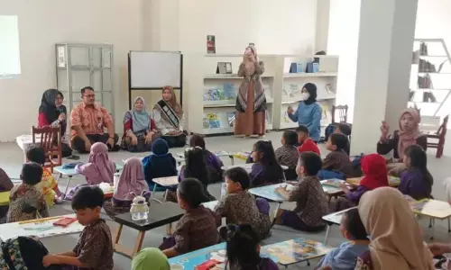 Perpusda bangka barat dan bunda PAUD dorong minat baca anak