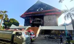Gedung DPRD Sulsel yang dibakar segera dirobohkan