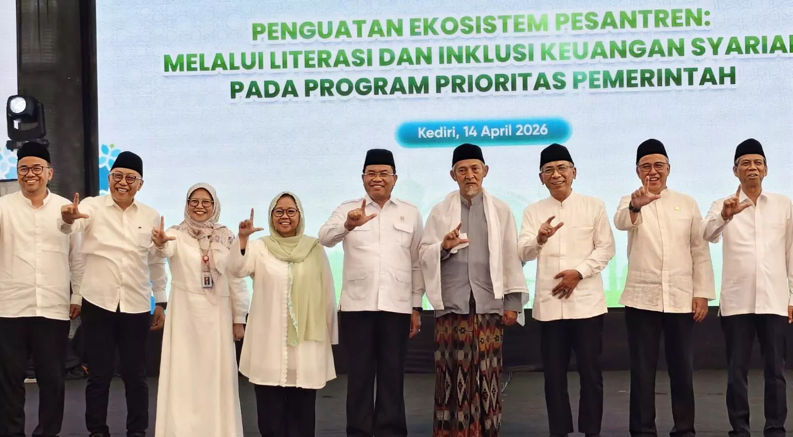 OJK perkuat ekosistem Pesantren Lirboyo Kediri melalui literasi dan inklusi keuangan syariah OJK perkuat ekosistem Pesantren Lirboyo Kediri melalui literasi dan inklusi keuangan syariah