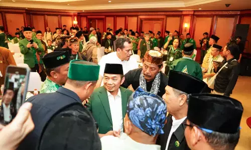 Usung transformasi “MA Naik Level”, KH Jazuli Juwaini resmi pimpin PB Mathlaul Anwar 2026-2031 Usung transformasi “MA Naik Level”, KH Jazuli Juwaini resmi pimpin PB Mathlaul Anwar 2026-2031