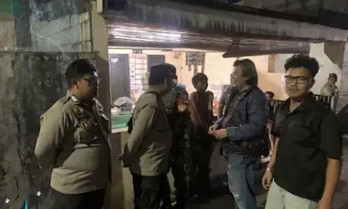 Diduga lakukan tindak asusila, pedagang tahu bulat diamankan petugas Diduga lakukan tindak asusila, pedagang tahu bulat diamankan petugas