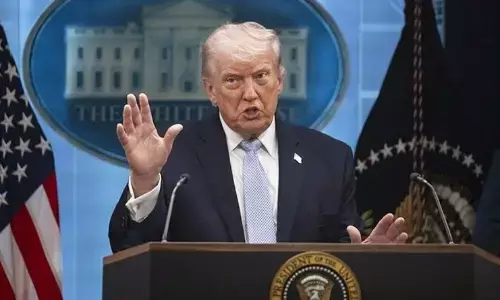 Trump ancam hancurkan kapal Iran di Selat Hormuz Trump ancam hancurkan kapal Iran di Selat Hormuz